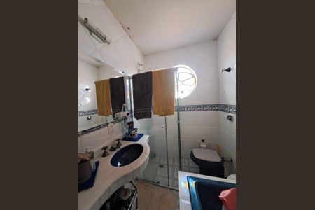 Casa à venda com 280m², 2 quartos e 2 vagasBanheiro