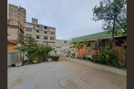 Casa à venda com 280m², 2 quartos e 2 vagasQuintal