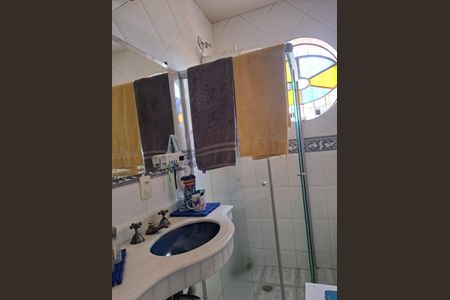 Casa à venda com 280m², 2 quartos e 2 vagasBanheiro