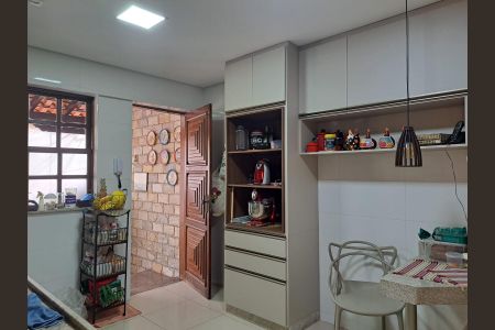 Casa à venda com 280m², 2 quartos e 2 vagasCozinha