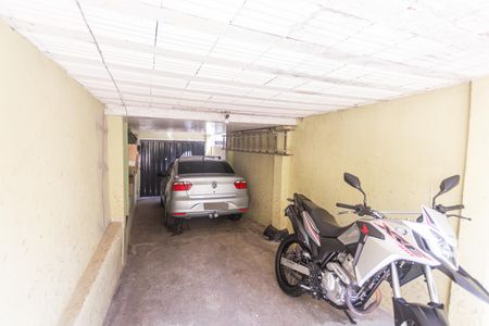 Casa à venda com 185m², 3 quartos e 3 vagas Casa à venda com 185m², 3 quartos e 3 vagasGaragem da Casa 2