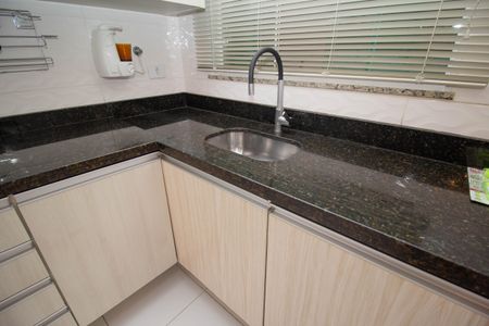 Casa de condomínio à venda com 70m², 2 quartos e 1 vaga Casa de condomínio à venda com 70m², 2 quartos e 1 vagaCozinha