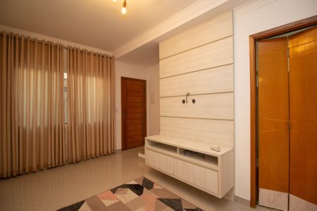 Sala de casa de condomínio à venda com 2 quartos, 70m² em Vila Santa Edwiges, São Paulo