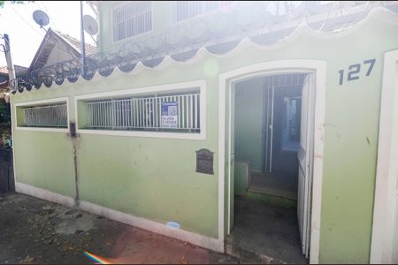 Casa para alugar com 100m², 2 quartos e sem vaga Casa para alugar com 100m², 2 quartos e sem vagaFachada