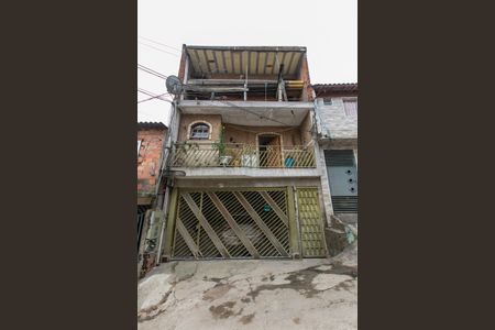 Casa à venda com 220m², 5 quartos e 2 vagas Casa à venda com 220m², 5 quartos e 2 vagasFachada