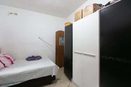 Casa à venda com 220m², 5 quartos e 2 vagas Casa à venda com 220m², 5 quartos e 2 vagasQuarto 4