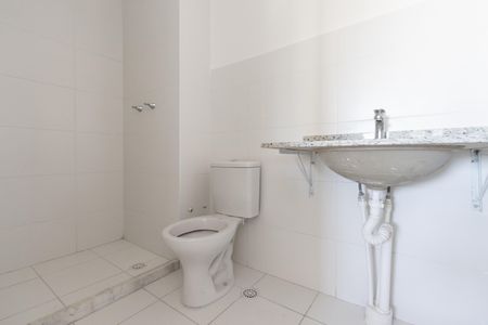 Apartamento à venda com 64m², 2 quartos e 1 vaga Apartamento à venda com 64m², 2 quartos e 1 vagaBanheiro do Corredor