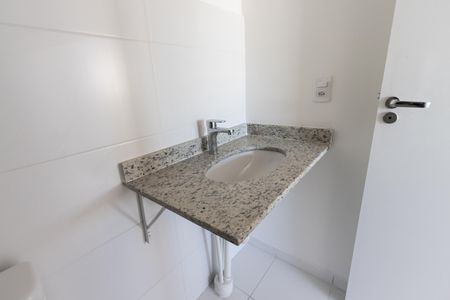 Apartamento à venda com 64m², 2 quartos e 1 vaga Apartamento à venda com 64m², 2 quartos e 1 vagaBanheiro do Corredor