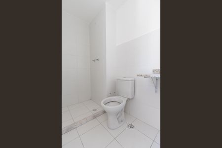Apartamento à venda com 64m², 2 quartos e 1 vaga Apartamento à venda com 64m², 2 quartos e 1 vagaBanheiro do Corredor