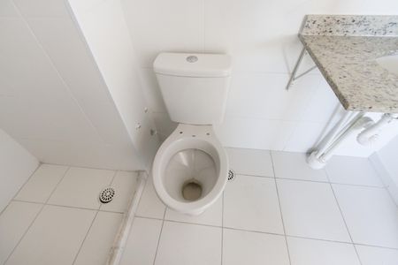 Apartamento à venda com 64m², 2 quartos e 1 vaga Apartamento à venda com 64m², 2 quartos e 1 vagaBanheiro do Corredor