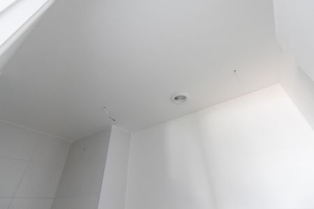 Apartamento à venda com 64m², 2 quartos e 1 vaga Apartamento à venda com 64m², 2 quartos e 1 vagaBanheiro do Corredor