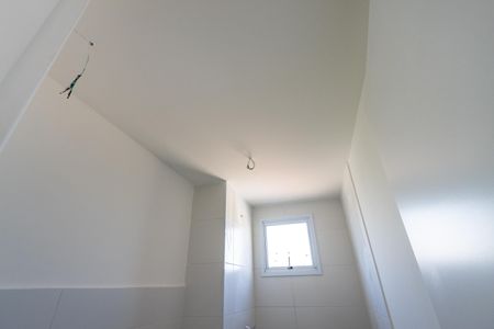 Apartamento à venda com 64m², 2 quartos e 1 vaga Apartamento à venda com 64m², 2 quartos e 1 vagaBanheiro da Suite