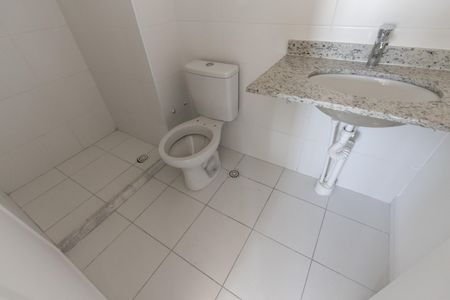 Apartamento à venda com 64m², 2 quartos e 1 vaga Apartamento à venda com 64m², 2 quartos e 1 vagaBanheiro do Corredor