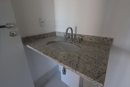 Apartamento à venda com 72m², 2 quartos e 1 vagaBanheiro Social