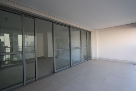 Apartamento à venda com 131m², 3 quartos e 2 vagasVaranda