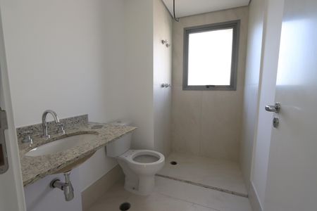 Apartamento à venda com 131m², 3 quartos e 2 vagasBanheiro da Suíte 2