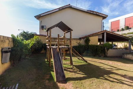 Casa de condomínio à venda com 65m², 2 quartos e 1 vagaÁrea comum