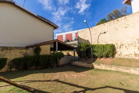 Casa de condomínio à venda com 65m², 2 quartos e 1 vagaÁrea comum