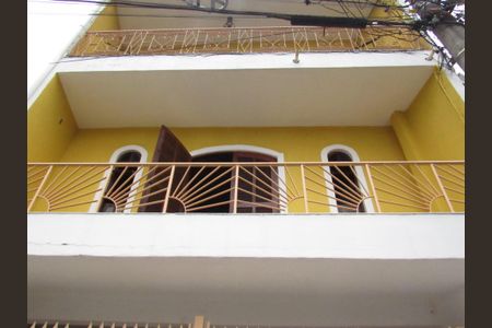 Casa à venda com 130m², 2 quartos e 1 vagaFachada