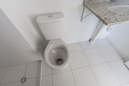 Apartamento à venda com 64m², 2 quartos e 1 vaga Apartamento à venda com 64m², 2 quartos e 1 vagaBanheiro do Corredor
