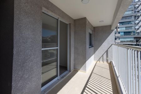 Varanda de apartamento à venda com 2 quartos, 64m² em Vila Ipojuca, São Paulo