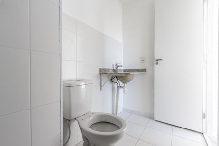 Apartamento à venda com 64m², 2 quartos e 1 vaga Apartamento à venda com 64m², 2 quartos e 1 vagaBanheiro do Corredor