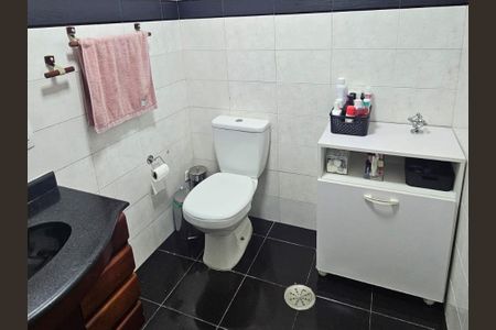 Apartamento à venda com 75m², 2 quartos e 1 vagaBanheiro Social