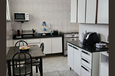 Apartamento à venda com 75m², 2 quartos e 1 vagaCozinha 