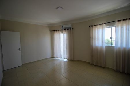 Casa de condomínio para alugar com 163m², 2 quartos e 2 vagas Casa de condomínio para alugar com 163m², 2 quartos e 2 vagasSuíte