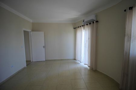 Casa de condomínio para alugar com 163m², 2 quartos e 2 vagas Casa de condomínio para alugar com 163m², 2 quartos e 2 vagasSuíte