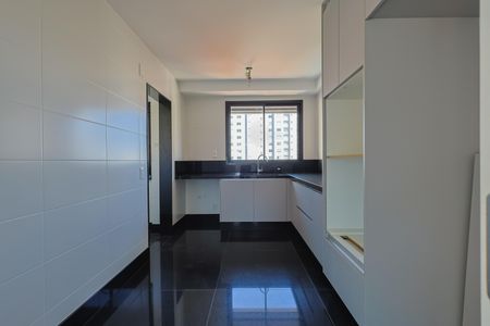 Apartamento à venda com 159m², 4 quartos e 3 vagasCozinha