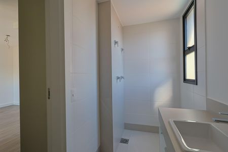 Apartamento à venda com 159m², 4 quartos e 3 vagasBanheiro da Suíte 2