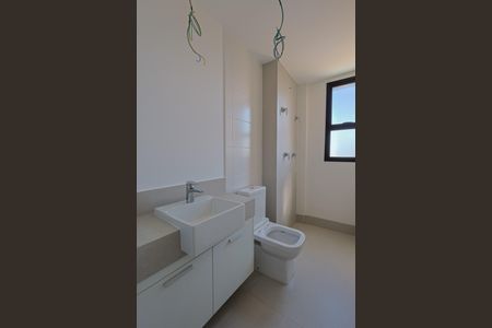 Apartamento à venda com 159m², 4 quartos e 3 vagasBanheiro da Suíte 1