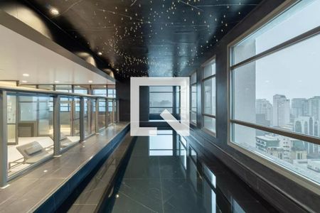 Studio para alugar com 29m², 1 quarto e sem vaga Studio para alugar com 29m², 1 quarto e sem vagaÁrea comum - Piscina coberta