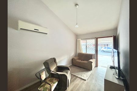 Sala de casa à venda com 2 quartos, 84m² em Canudos, Novo Hamburgo