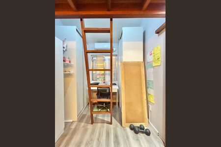 Casa à venda com 84m², 2 quartos e 2 vagas Casa à venda com 84m², 2 quartos e 2 vagasQuarto 1