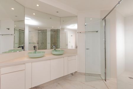 Apartamento à venda com 240m², 3 quartos e 3 vagasBanheiro da Suíte 1