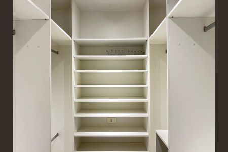 Apartamento à venda com 240m², 3 quartos e 3 vagasDespensa