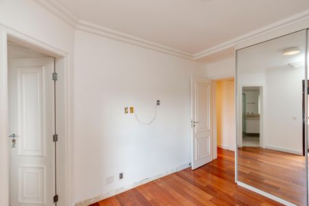 Apartamento à venda com 240m², 3 quartos e 3 vagasSuíte 2
