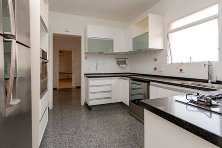 Apartamento à venda com 240m², 3 quartos e 3 vagasCozinha