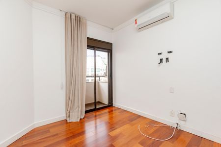Apartamento à venda com 240m², 3 quartos e 3 vagasSuíte 3