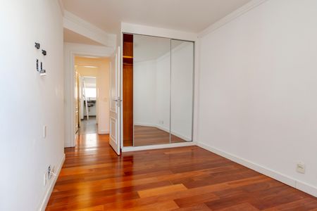 Apartamento à venda com 240m², 3 quartos e 3 vagasSuíte 3