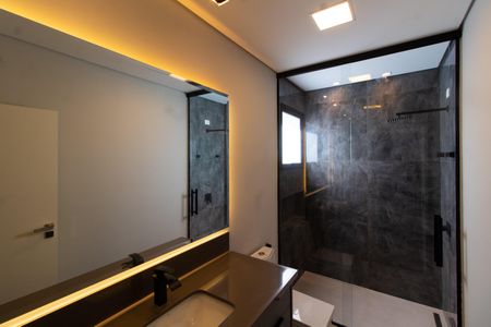 Casa de condomínio à venda com 411m², 4 quartos e 4 vagasBanheiro da Suíte 3