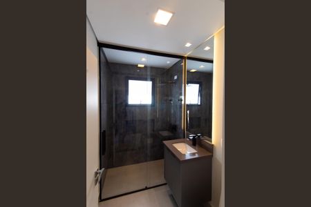 Casa de condomínio à venda com 411m², 4 quartos e 4 vagasBanheiro da Suíte 1