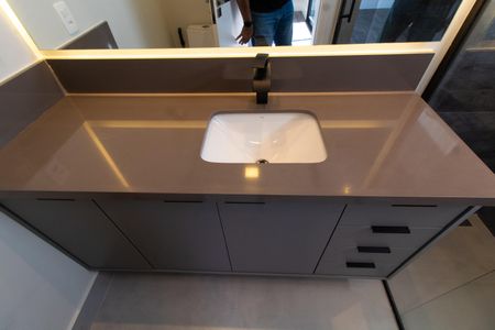 Casa de condomínio à venda com 411m², 4 quartos e 4 vagasBanheiro da Suíte 2