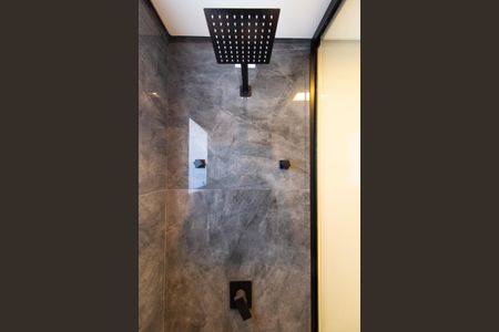 Casa de condomínio à venda com 411m², 4 quartos e 4 vagasLavabo