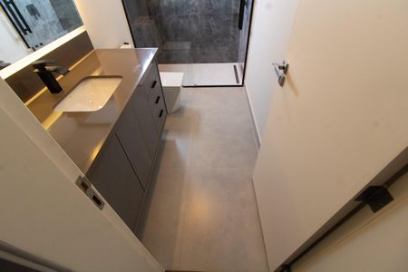 Casa de condomínio à venda com 411m², 4 quartos e 4 vagasBanheiro da Suíte 3