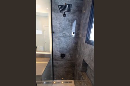 Casa de condomínio à venda com 411m², 4 quartos e 4 vagasBanheiro da Suíte 2