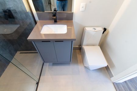 Casa de condomínio à venda com 411m², 4 quartos e 4 vagasBanheiro da Suíte 1