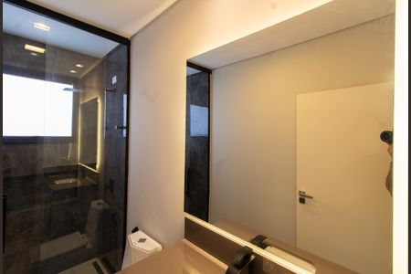 Casa de condomínio à venda com 411m², 4 quartos e 4 vagasBanheiro da Suíte 4